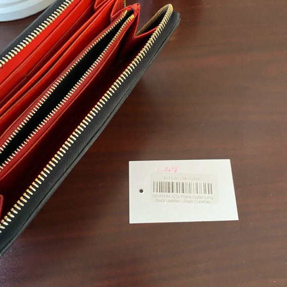 ❤️‍🔥Prada Vitello Move zip around long wallet.❤️‍🔥 - Picture 3 of 6